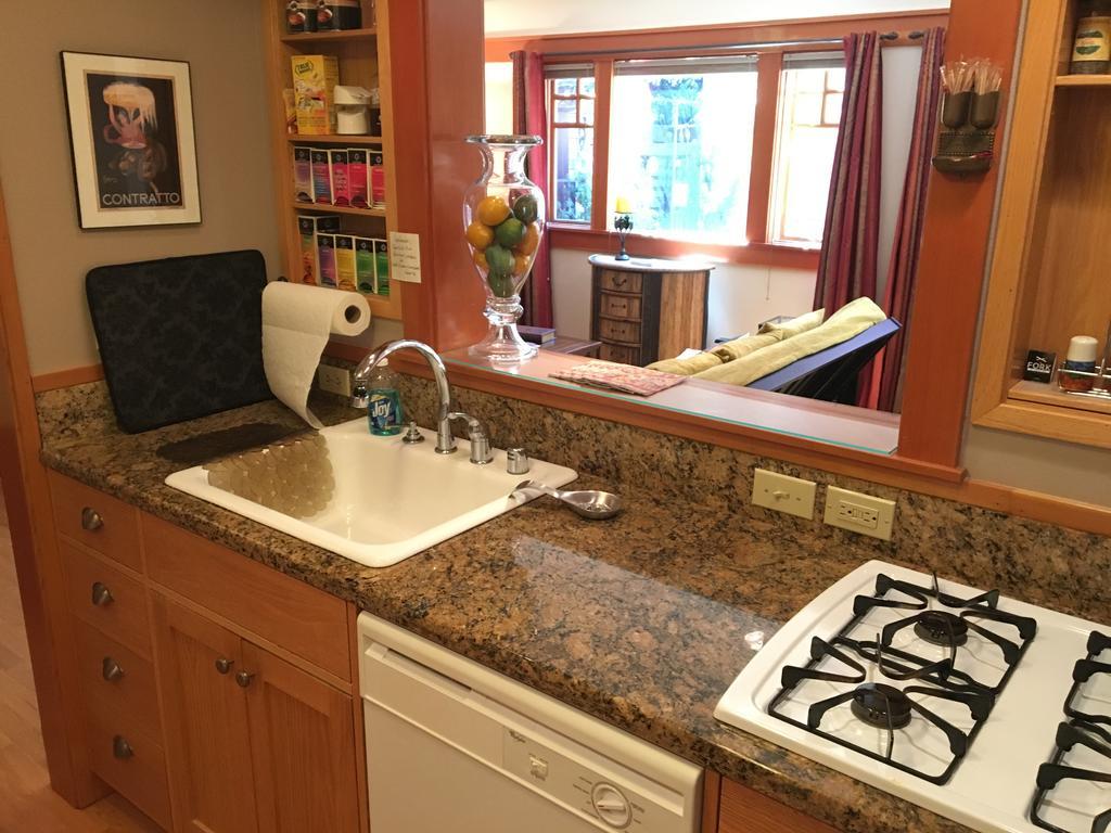 The Guest House Bellingham Extérieur photo